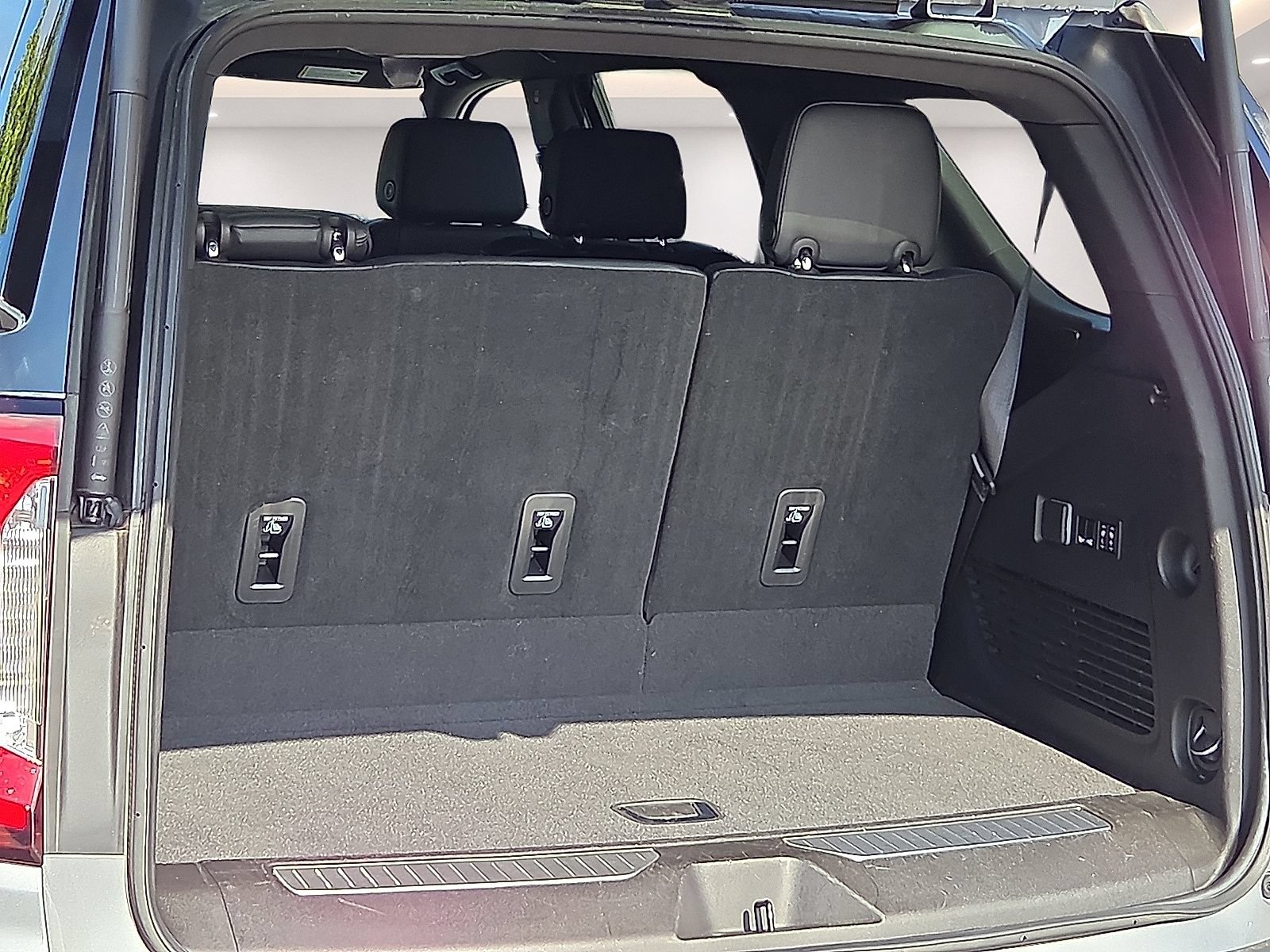 Used 2023 GMC Yukon Denali AWD/4WD image 8