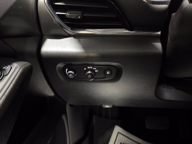 Used 2021 Chevrolet Traverse RS FWD image 18