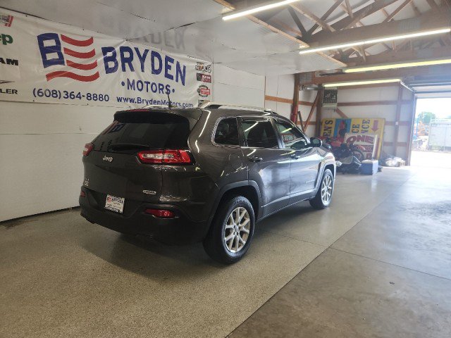 Used 2018 Jeep Cherokee Latitude Plus w/ Comfort/Convenience Group image 3