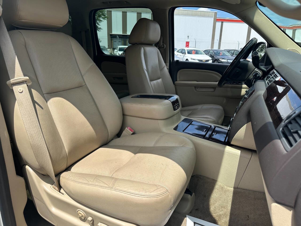 Used 2011 GMC Yukon XL Denali AWD/4WD image 41