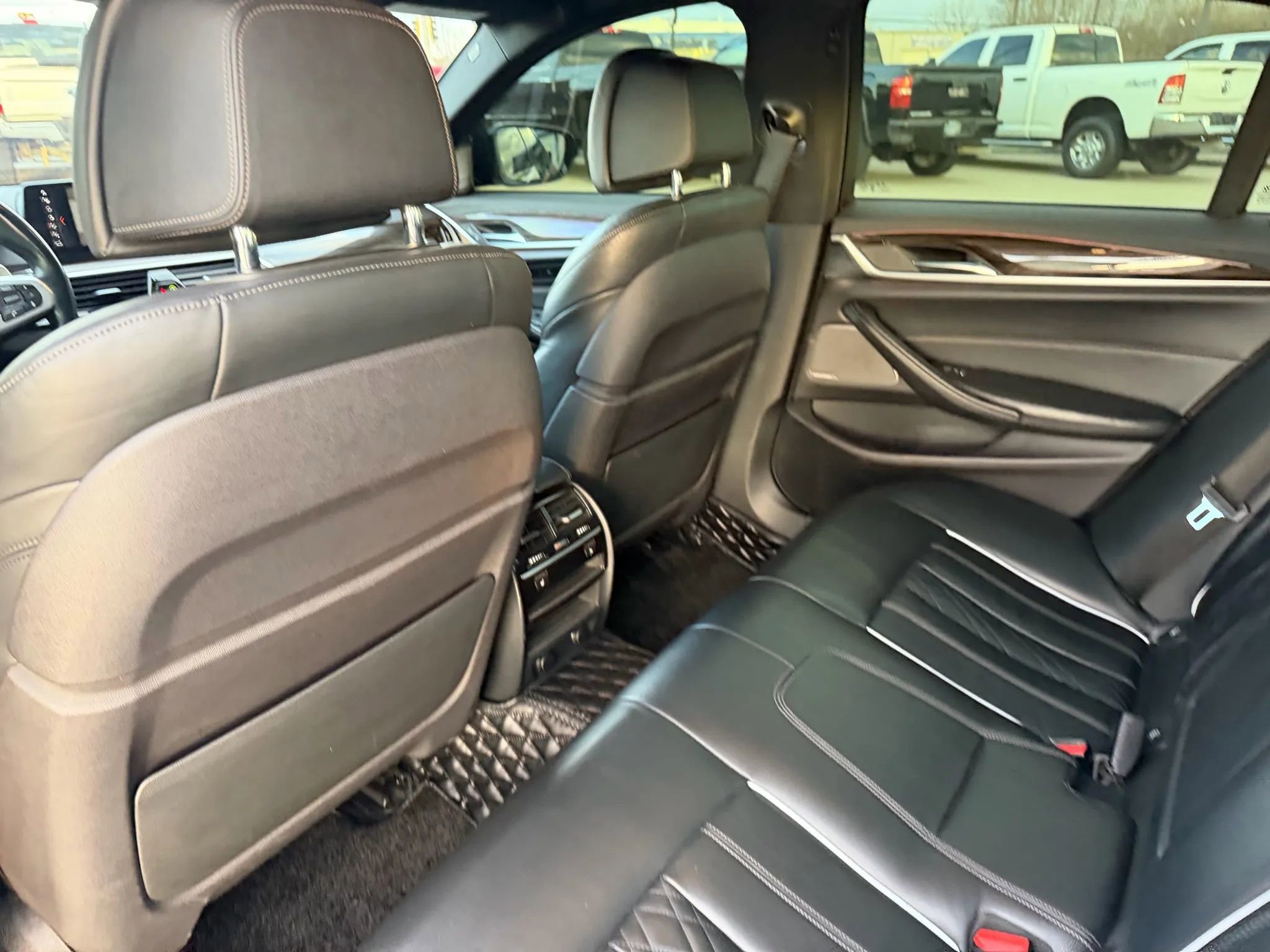 Used 2018 BMW M550i xDrive M550i xDrive Sedan 4D w/ Driving Assistance Package image 35