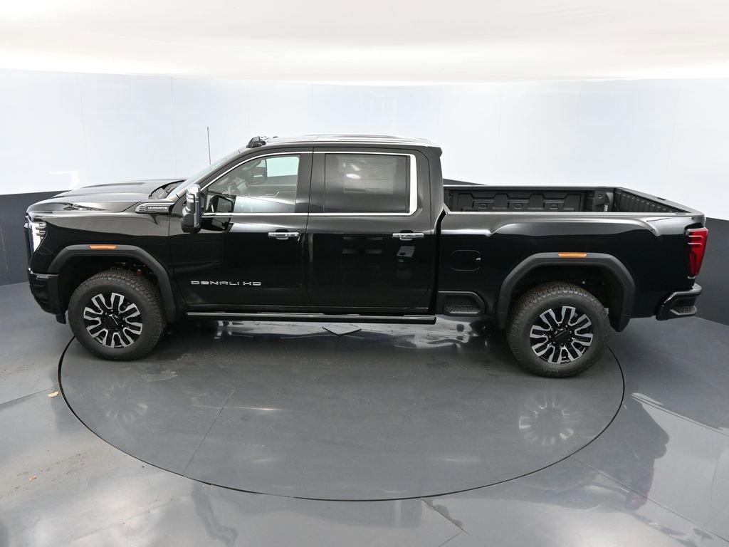 Used 2025 GMC Sierra 3500 Denali Ultimate w/ Snow Plow Prep/Camper Package image 19