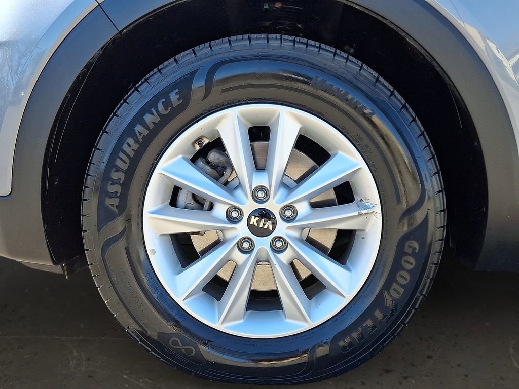 Used 2019 Kia Sorento LX w/ LX Convenience Package image 9