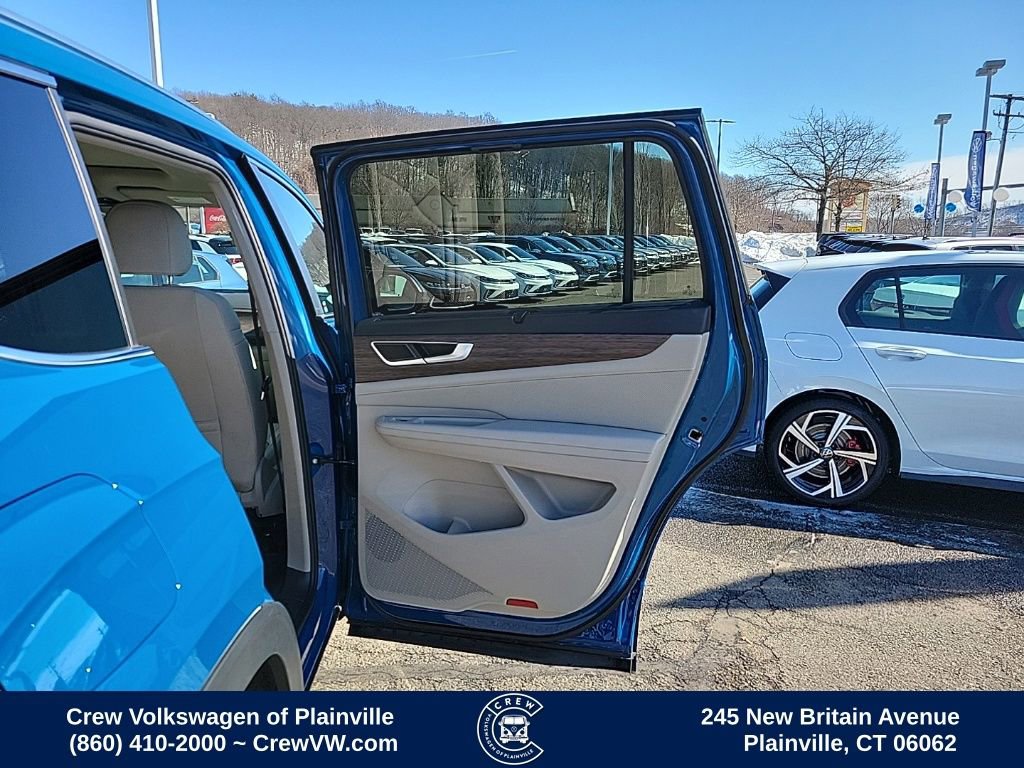 Certified 2025 Volkswagen Atlas SEL image 45
