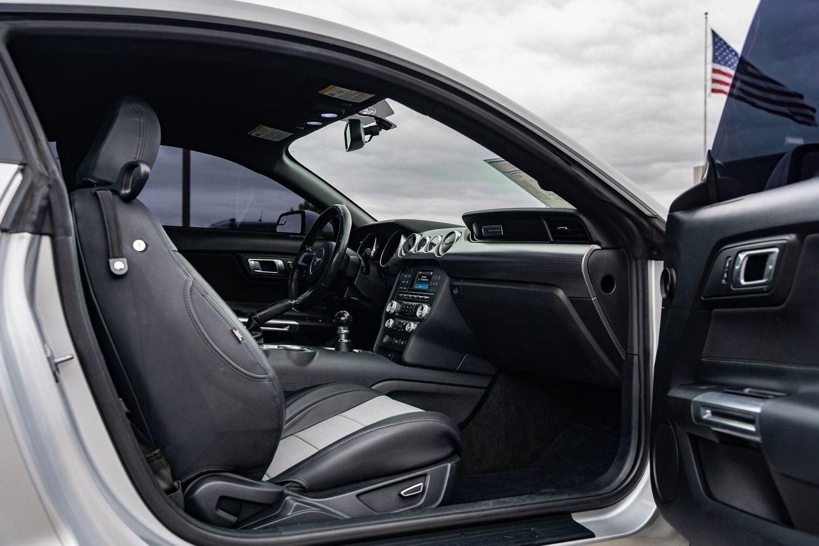 Used 2018 Ford Mustang GT w/ GT Performance Package RWD image 13