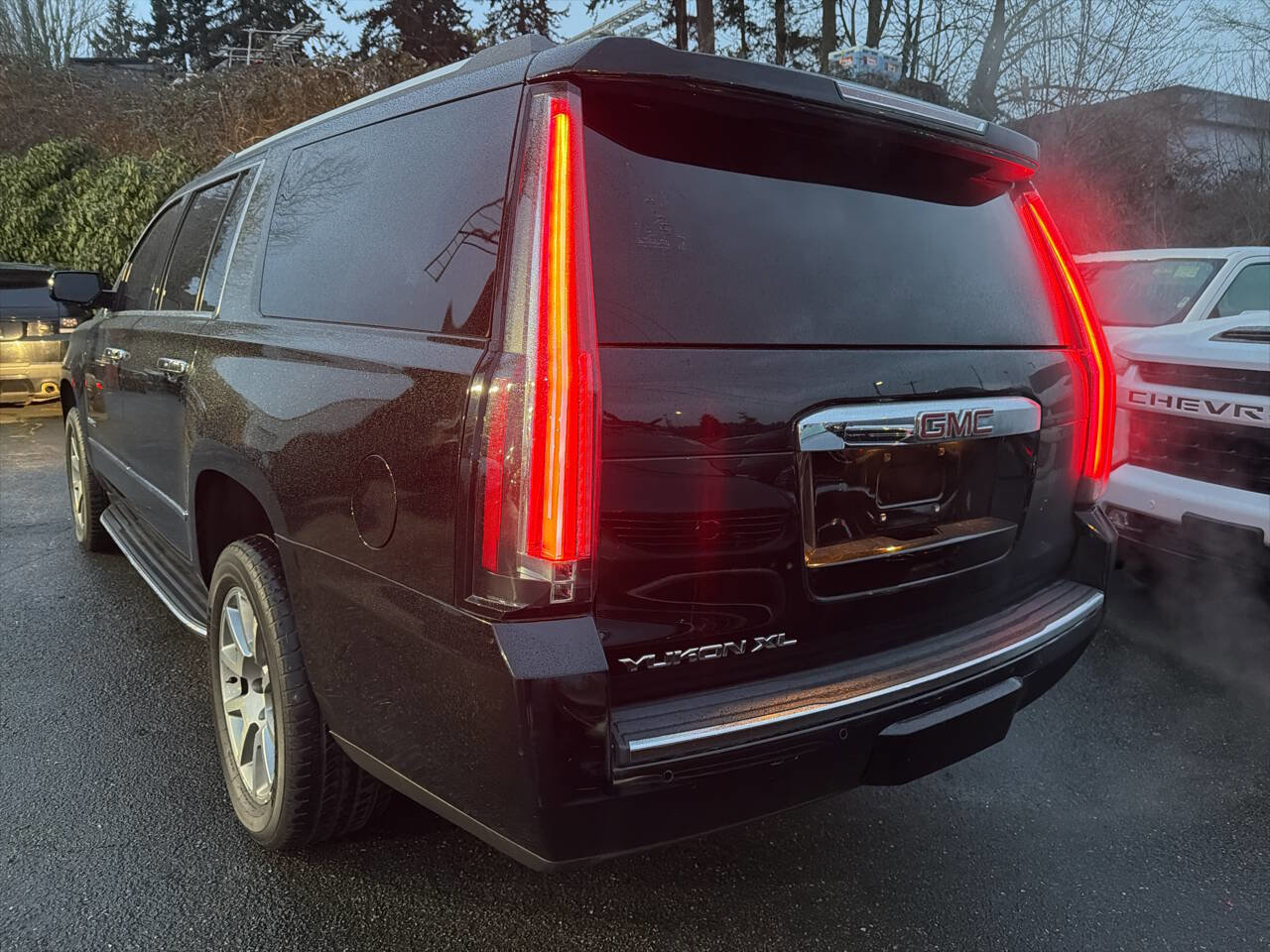 Used 2020 GMC Yukon XL Denali image 3