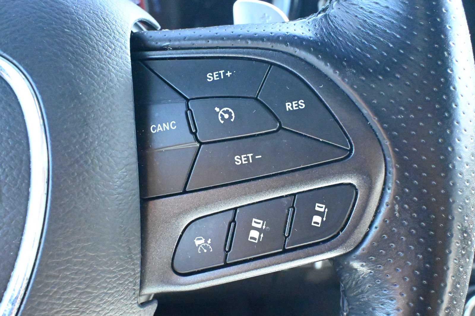 Used 2024 Dodge Durango GT AWD/4WD image 16