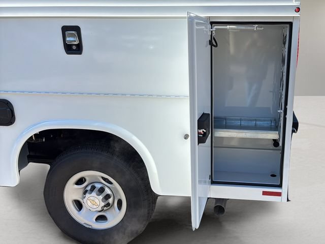 New 2025 Chevrolet Express 3500 w/ Power Convenience Package RWD image 19