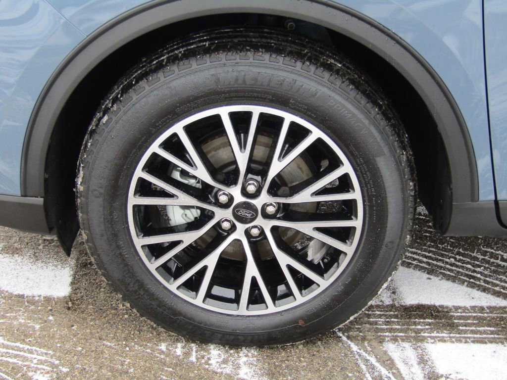 Used 2025 Ford Escape SE w/ PHEV Premium Package image 4