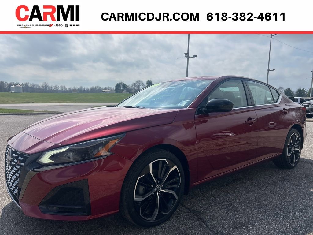 Used 2023 Nissan Altima 2.5 SR w/ SR Premium Package AWD/4WD image 3