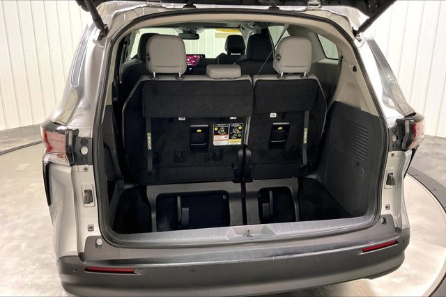Certified 2024 Toyota Sienna XLE image 40