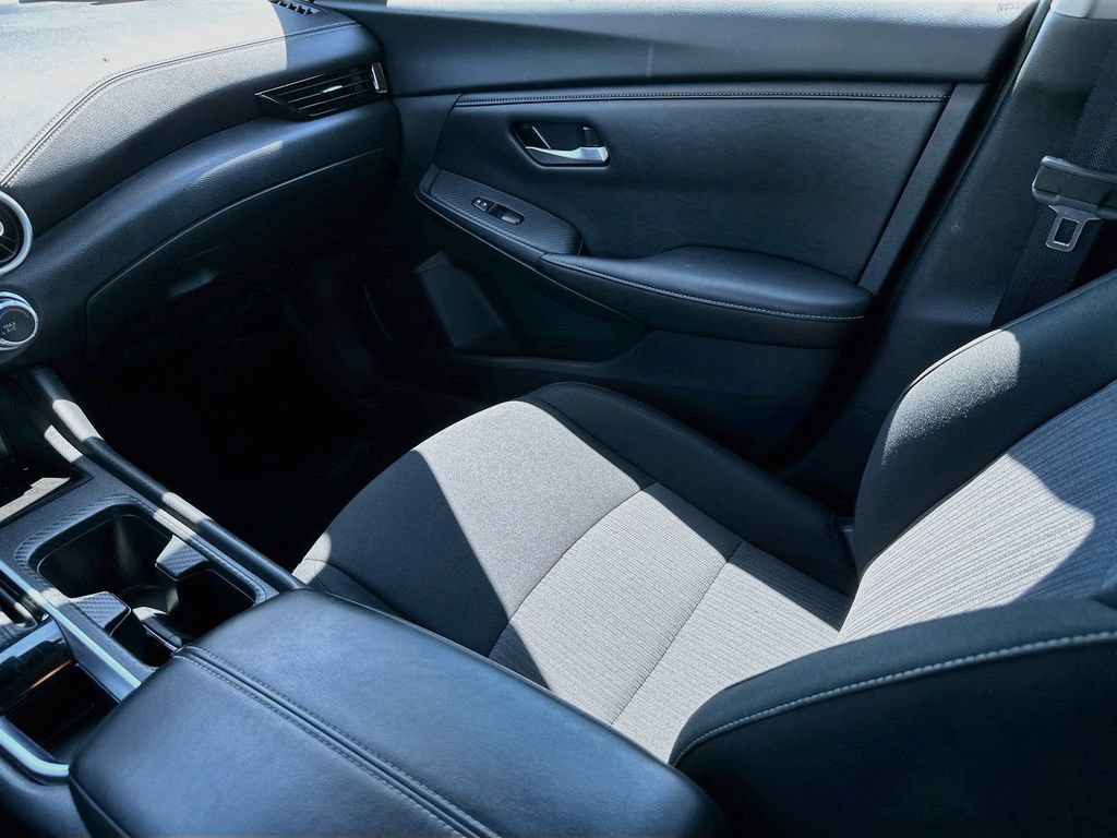 Used 2025 Nissan Sentra SV FWD image 29