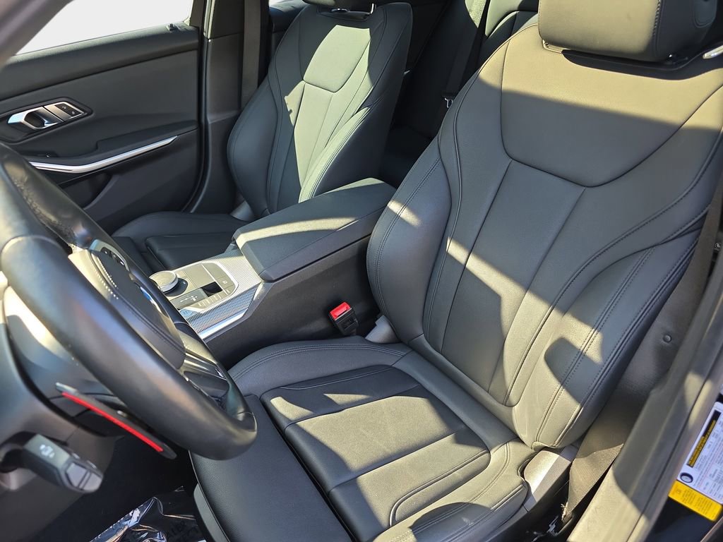 Used 2021 BMW M340i w/ Driving Assistance Package image 17