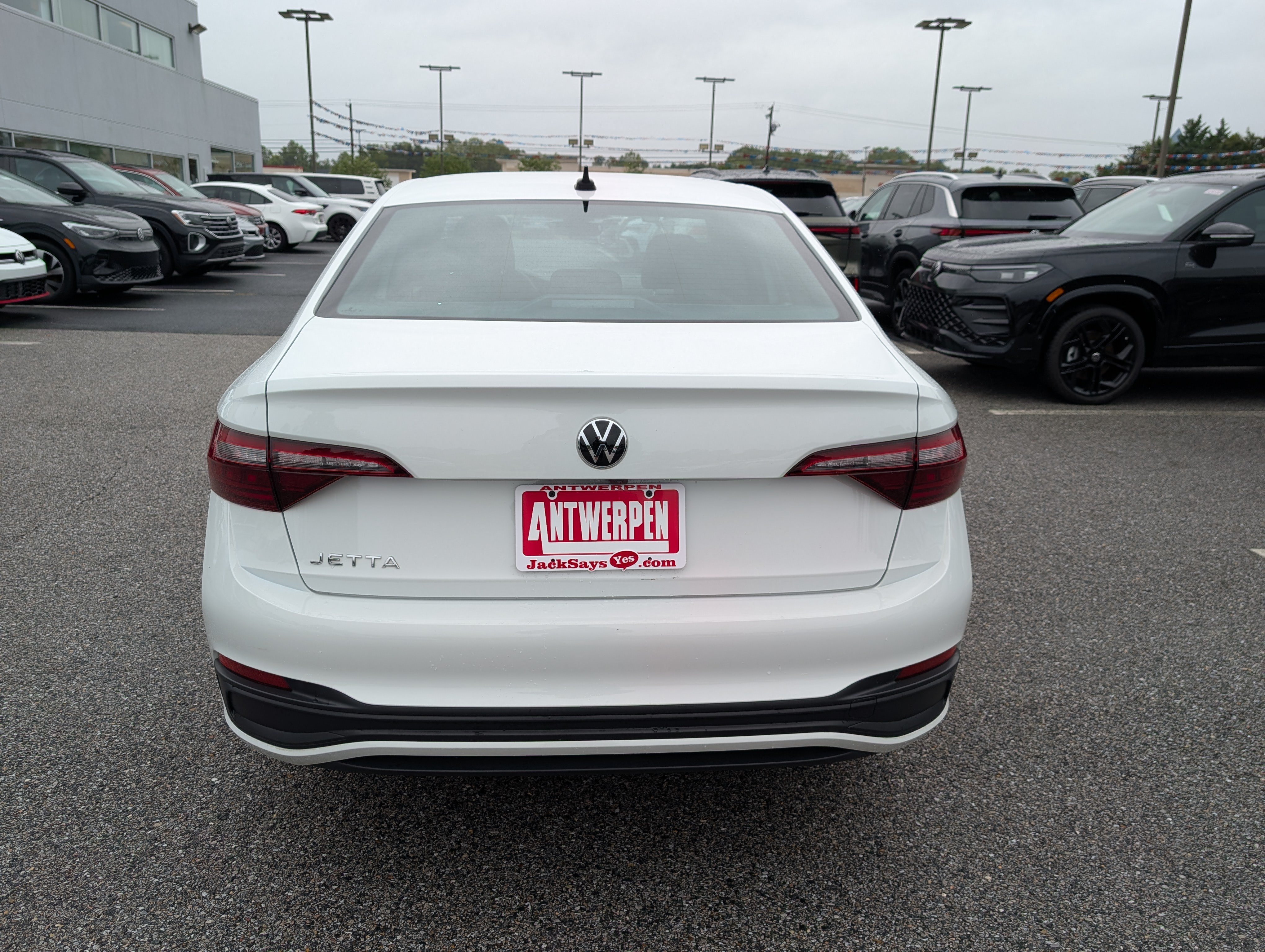 Used 2024 Volkswagen Jetta Sport FWD image 4