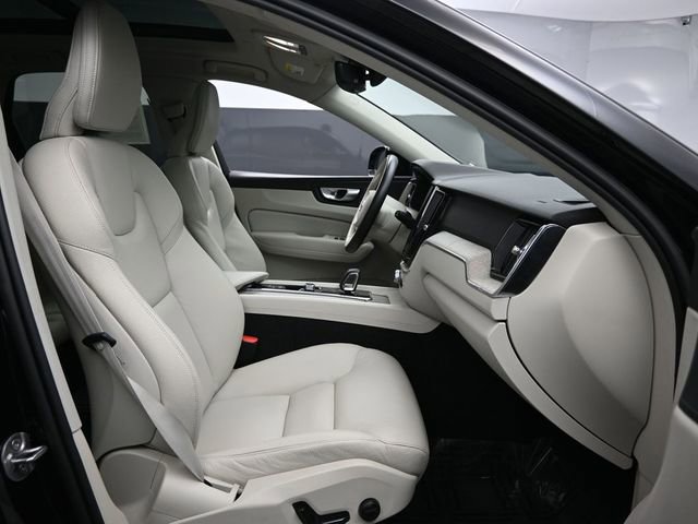 Used 2023 Volvo XC60 B5 Plus w/ Protection Package Premier image 34