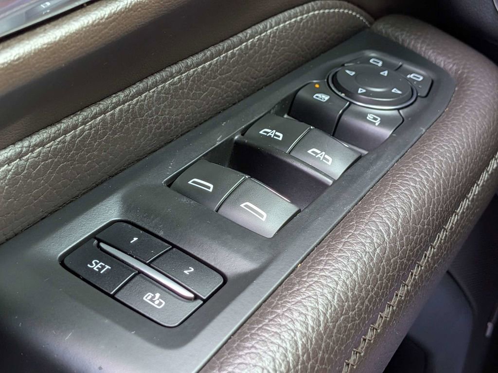 Used 2021 GMC Yukon XL Denali w/ Denali Premium Package image 25