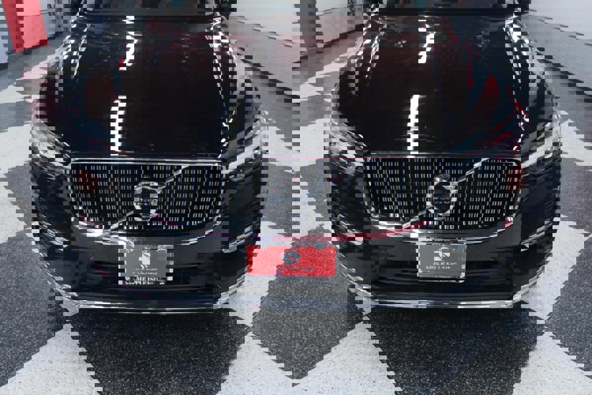 Used 2023 Volvo XC60 B5 Plus image 5