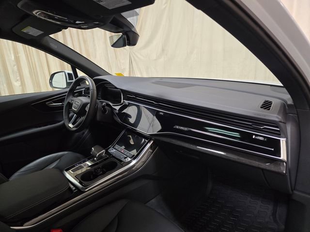 Certified 2025 Audi Q7 3.0T Premium w/ Convenience Package image 41