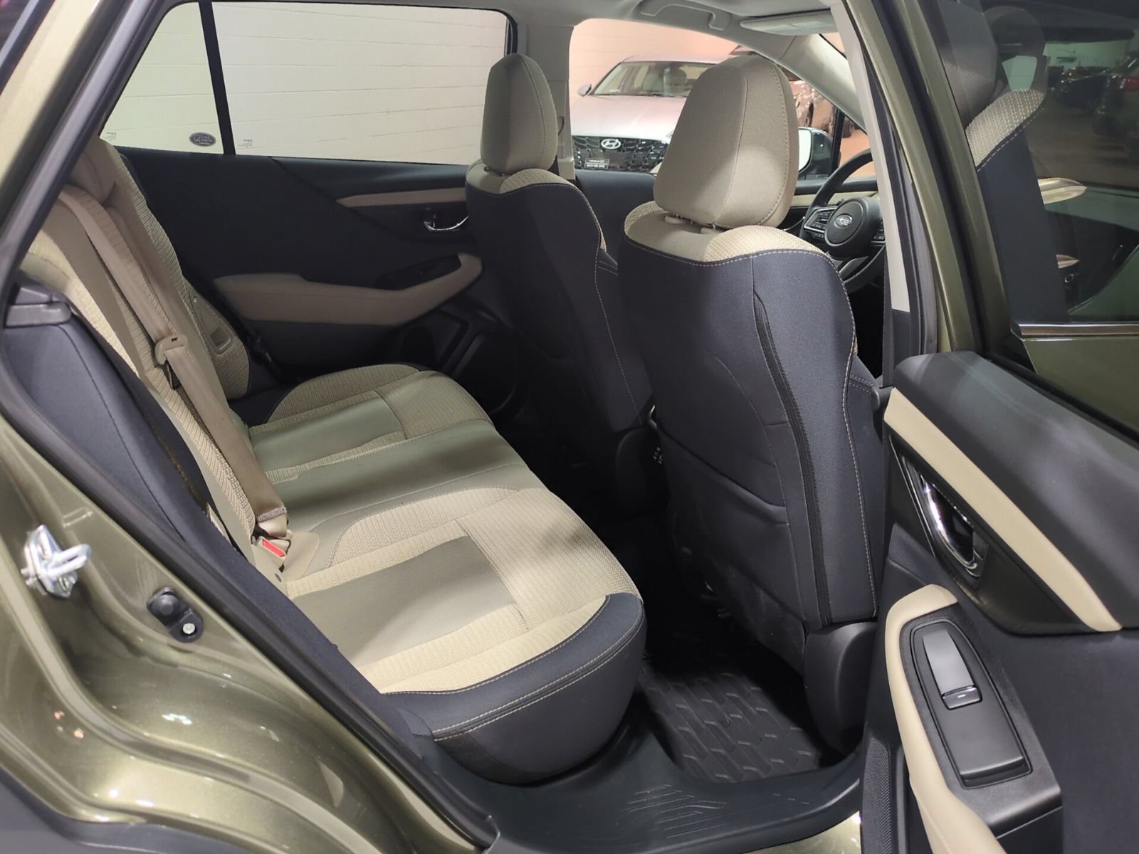Certified 2025 Subaru Outback Premium w/ Popular Package #1A AWD/4WD image 11