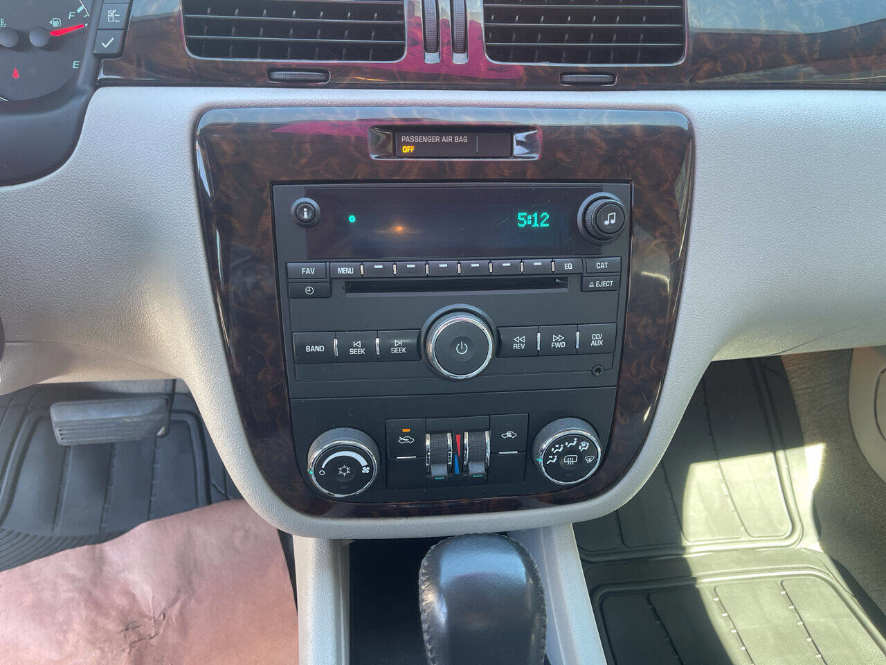 Used 2013 Chevrolet Impala LT w/ LT Sunroof Package image 6