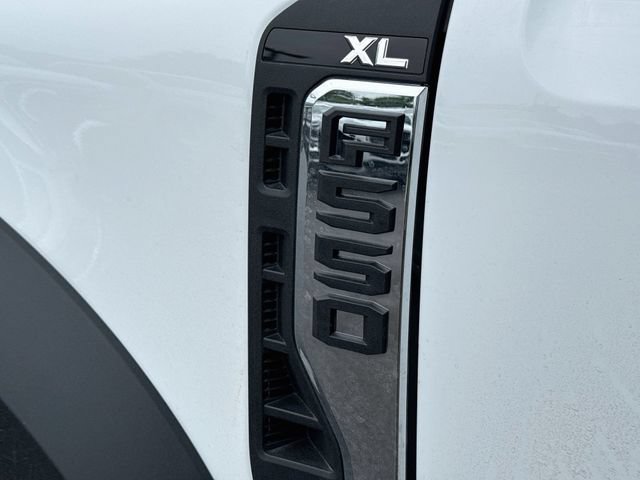 New 2026 Ford F550 4x4 Crew Cab image 21
