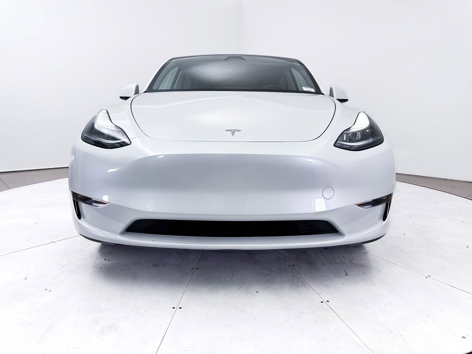 Used 2024 Tesla Model Y Long Range image 11