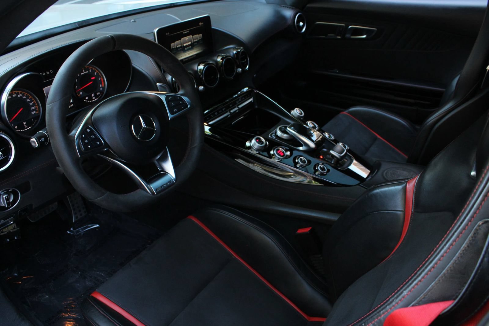 Used 2016 Mercedes-Benz AMG GT S image 18
