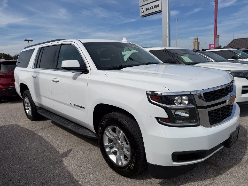 Used 2018 Chevrolet Suburban LT AWD/4WD image 42