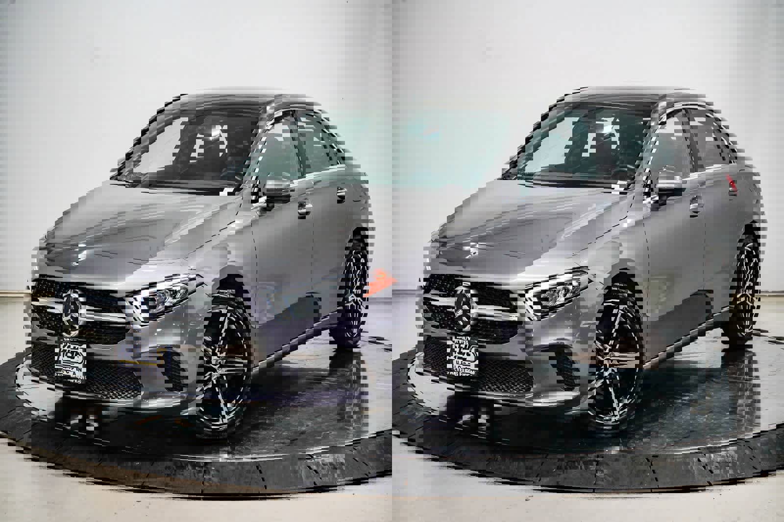 Used 2022 Mercedes-Benz A 220 image 1