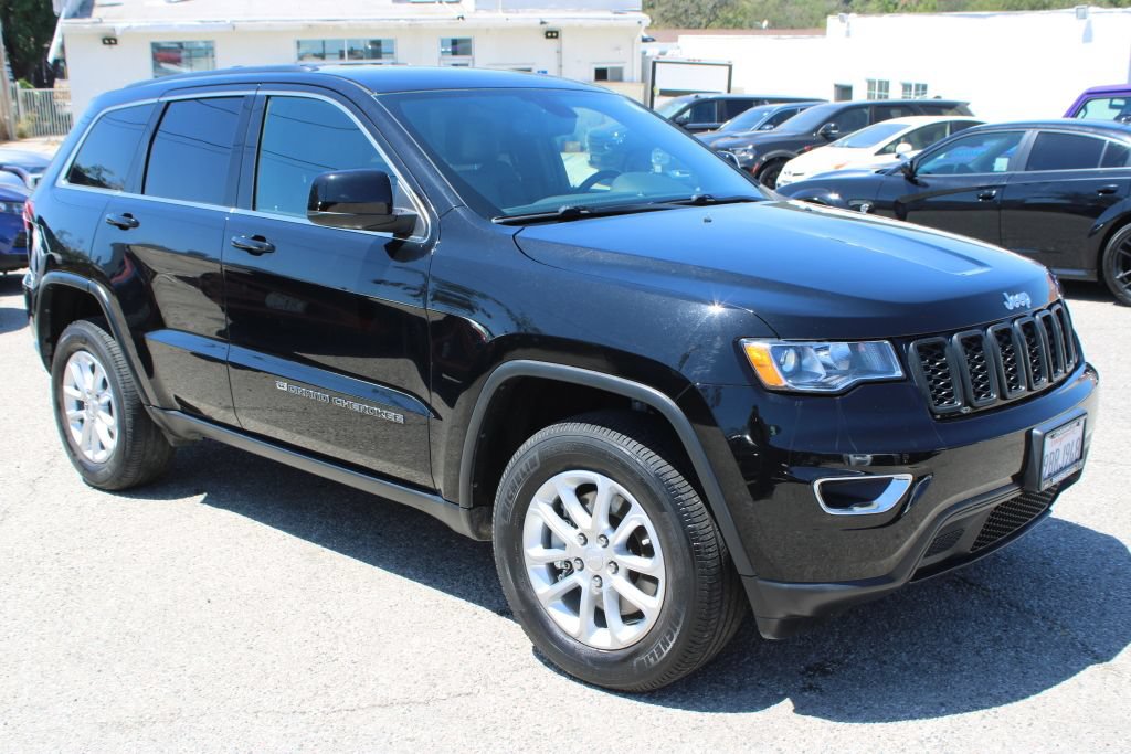 Used 2022 Jeep Grand Cherokee Laredo X AWD/4WD image 3