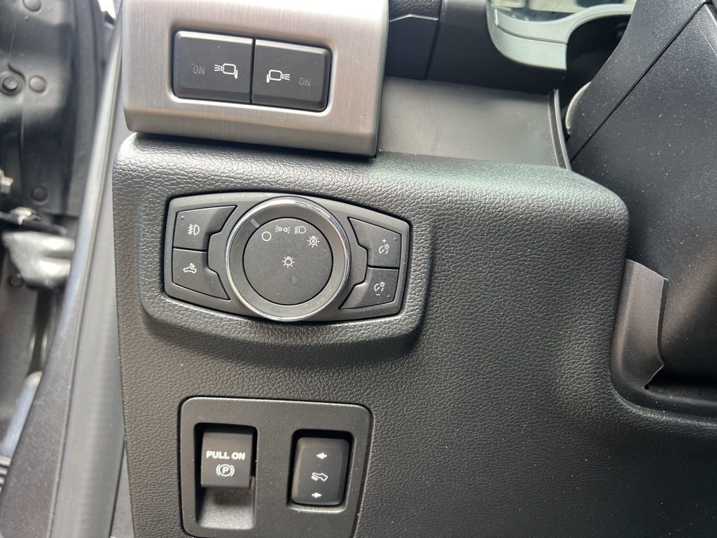 Certified 2020 Ford F150 Platinum w/ Equipment Group 701A Luxury image 24