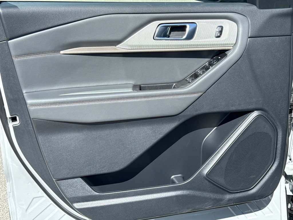 New 2027 Ford Explorer Active w/ Active Comfort Package RWD image 19