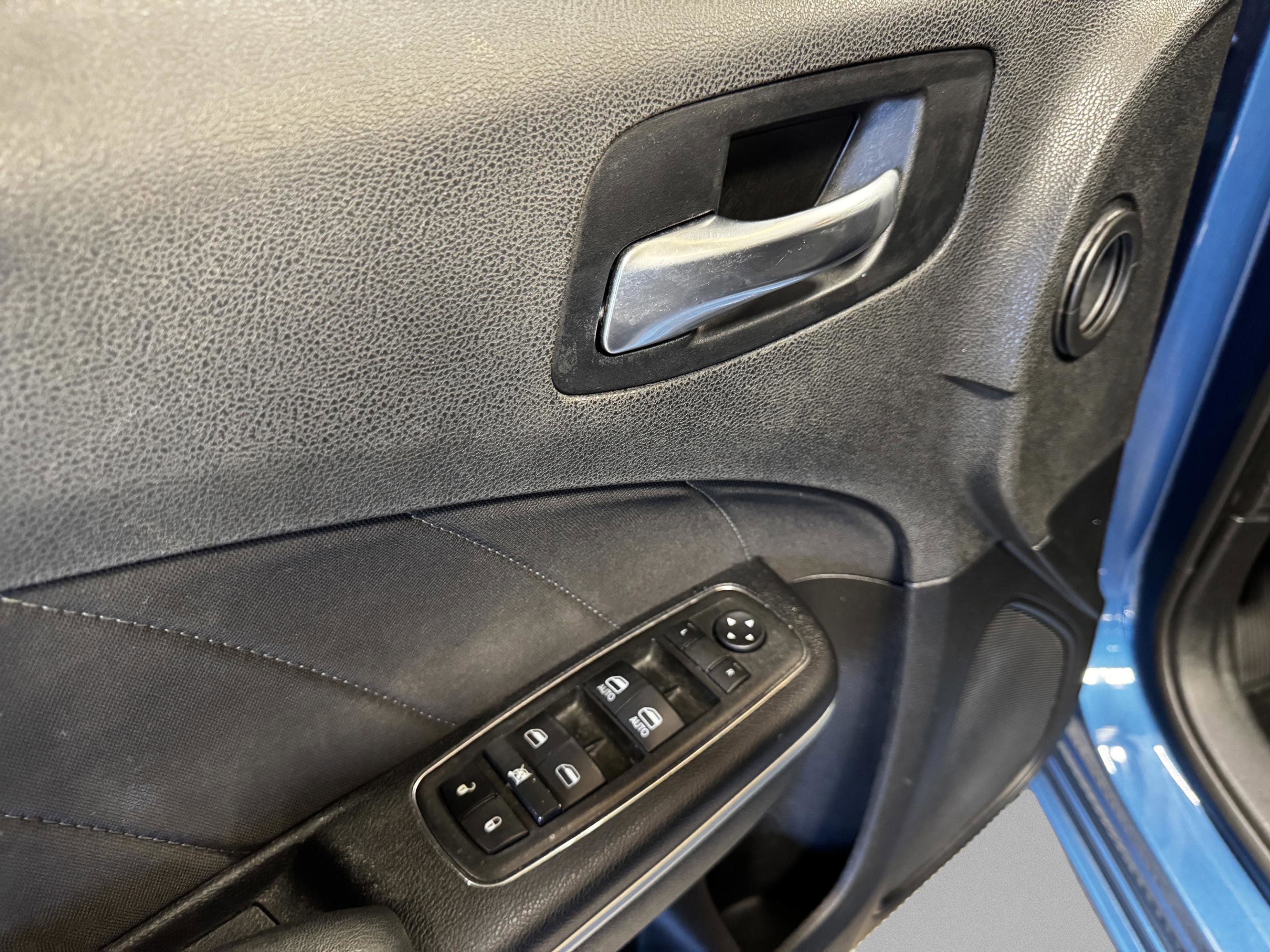 Used 2022 Dodge Charger SXT w/ Driver Convenience Group image 20