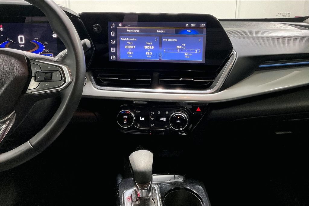 Used 2024 Chevrolet Trax LT w/ Driver Confidence Package FWD image 7