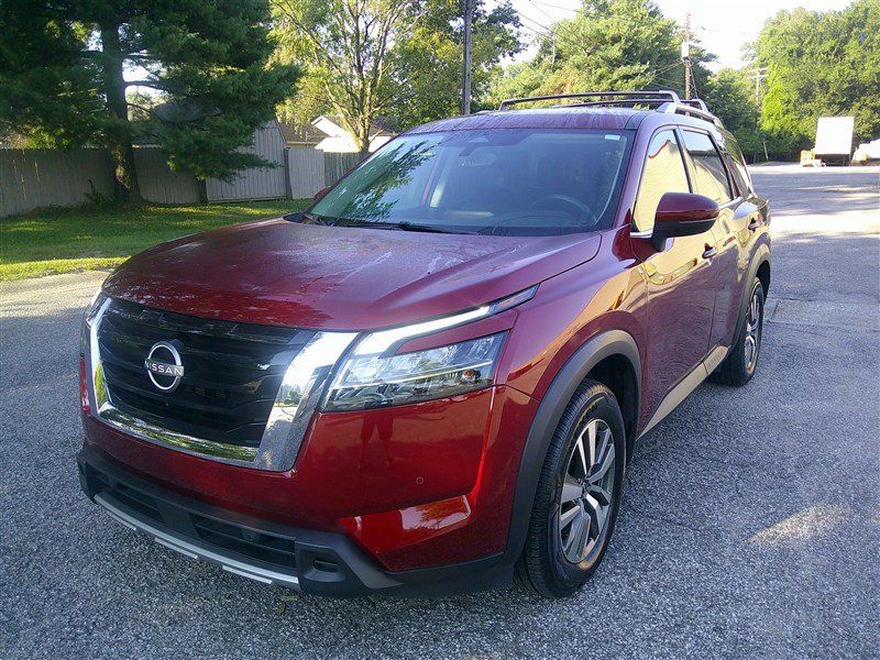 Used 2023 Nissan Pathfinder SL