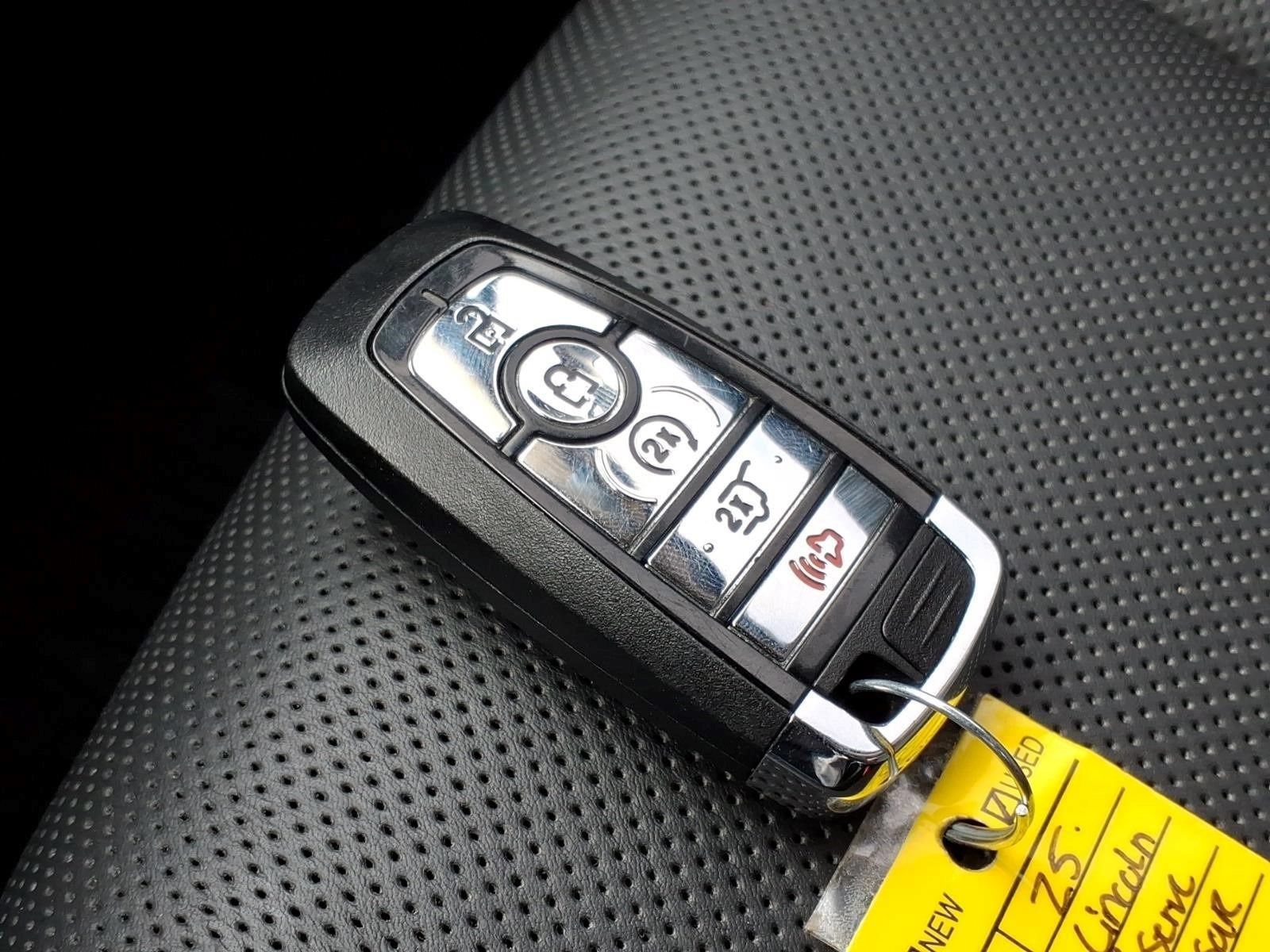 Used 2025 Lincoln Corsair Reserve AWD/4WD image 26