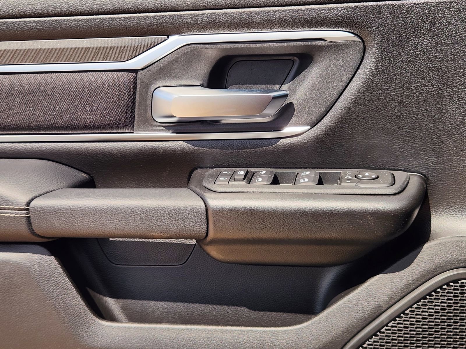 New 2026 RAM 1500 4x4 Crew Cab image 19