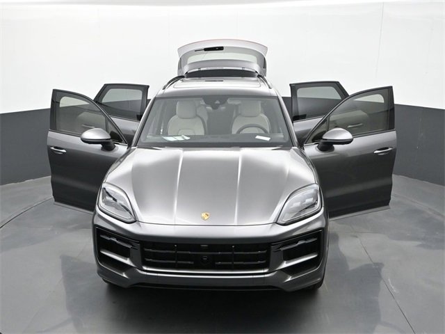New 2025 Porsche Cayenne image 35