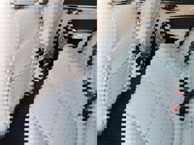 Used 2024 Jaguar XF R-Dynamic SE image 22