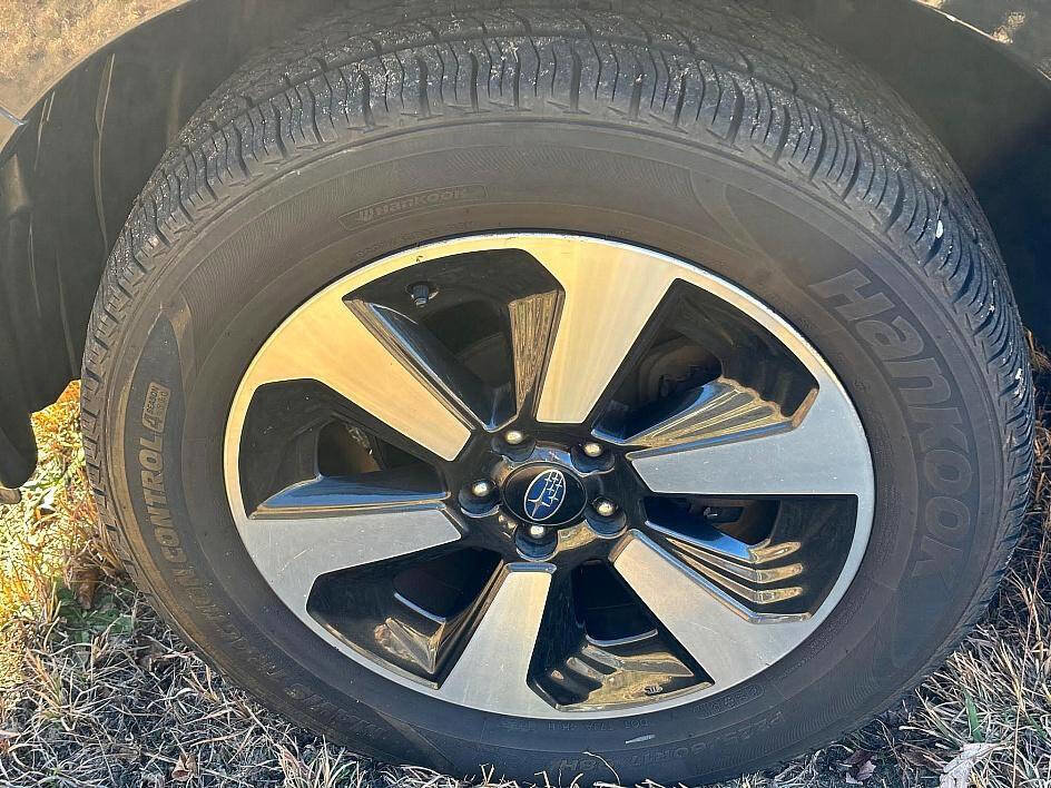 Used 2018 Subaru Forester 2.5i Premium w/ All-Weather Package image 8