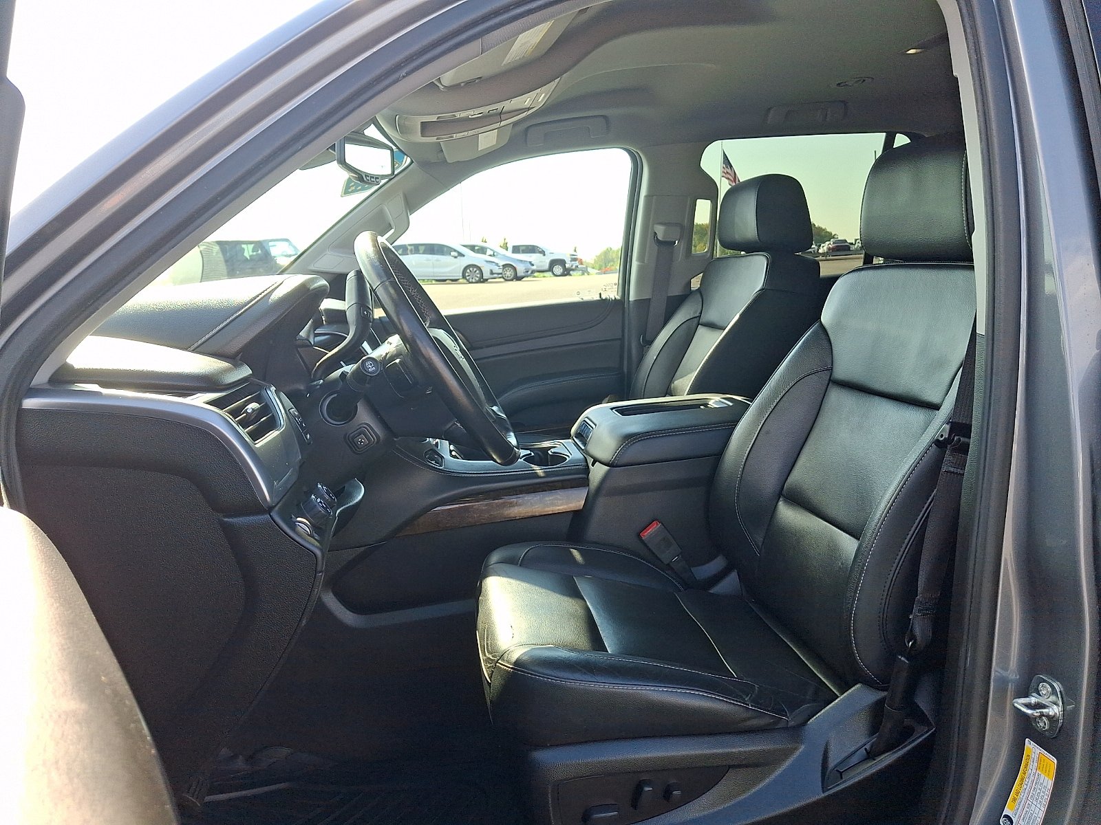Used 2020 Chevrolet Tahoe LT w/ Luxury Package AWD/4WD image 14