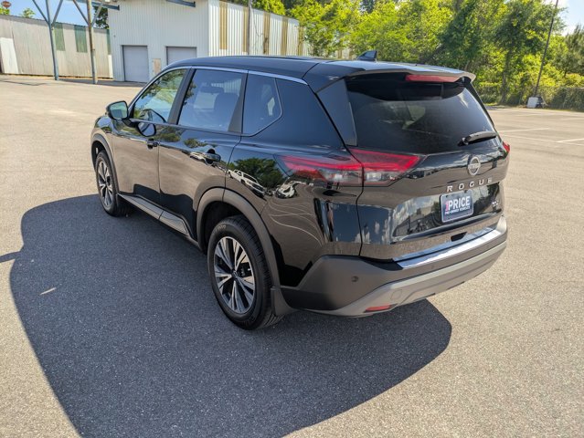 Used 2023 Nissan Rogue SV image 7
