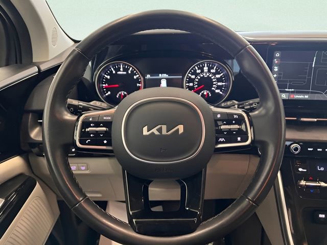 Used 2024 Kia Carnival EX FWD image 22