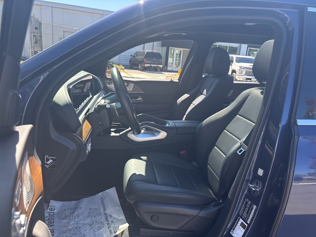 Used 2025 Mercedes-Benz GLS 450 4MATIC image 23