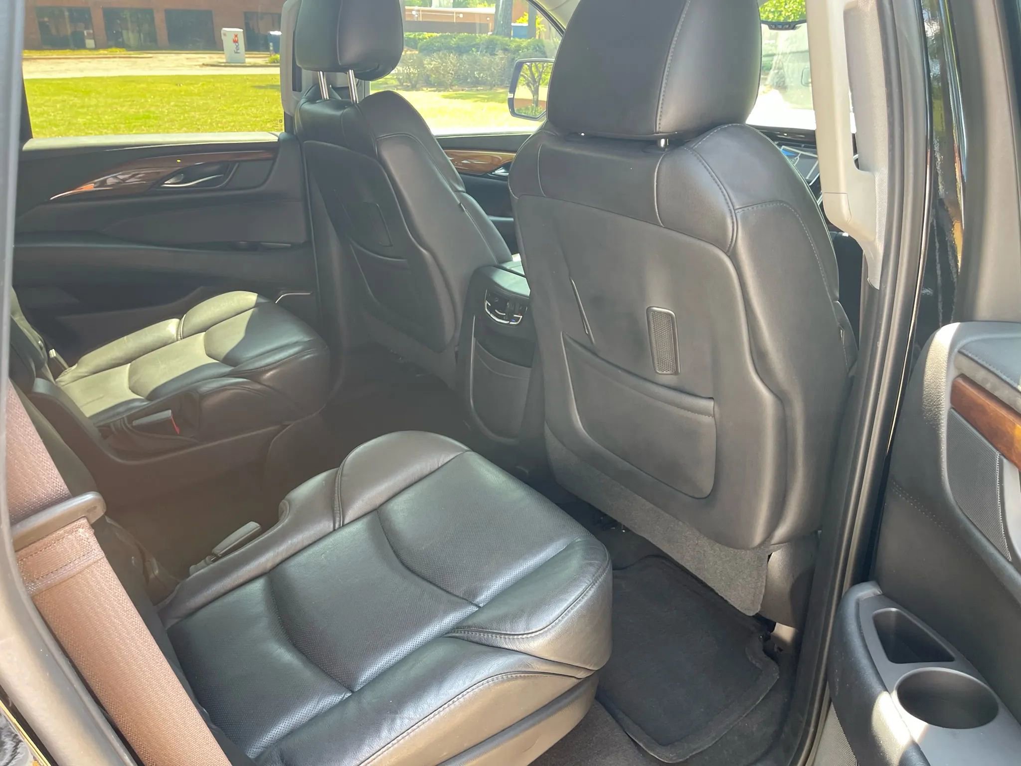 Used 2016 Cadillac Escalade Luxury image 13