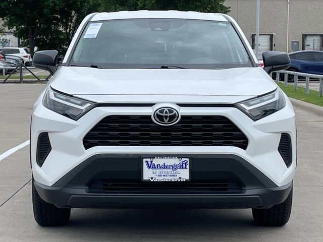 Used 2025 Toyota RAV4 LE AWD/4WD image 7