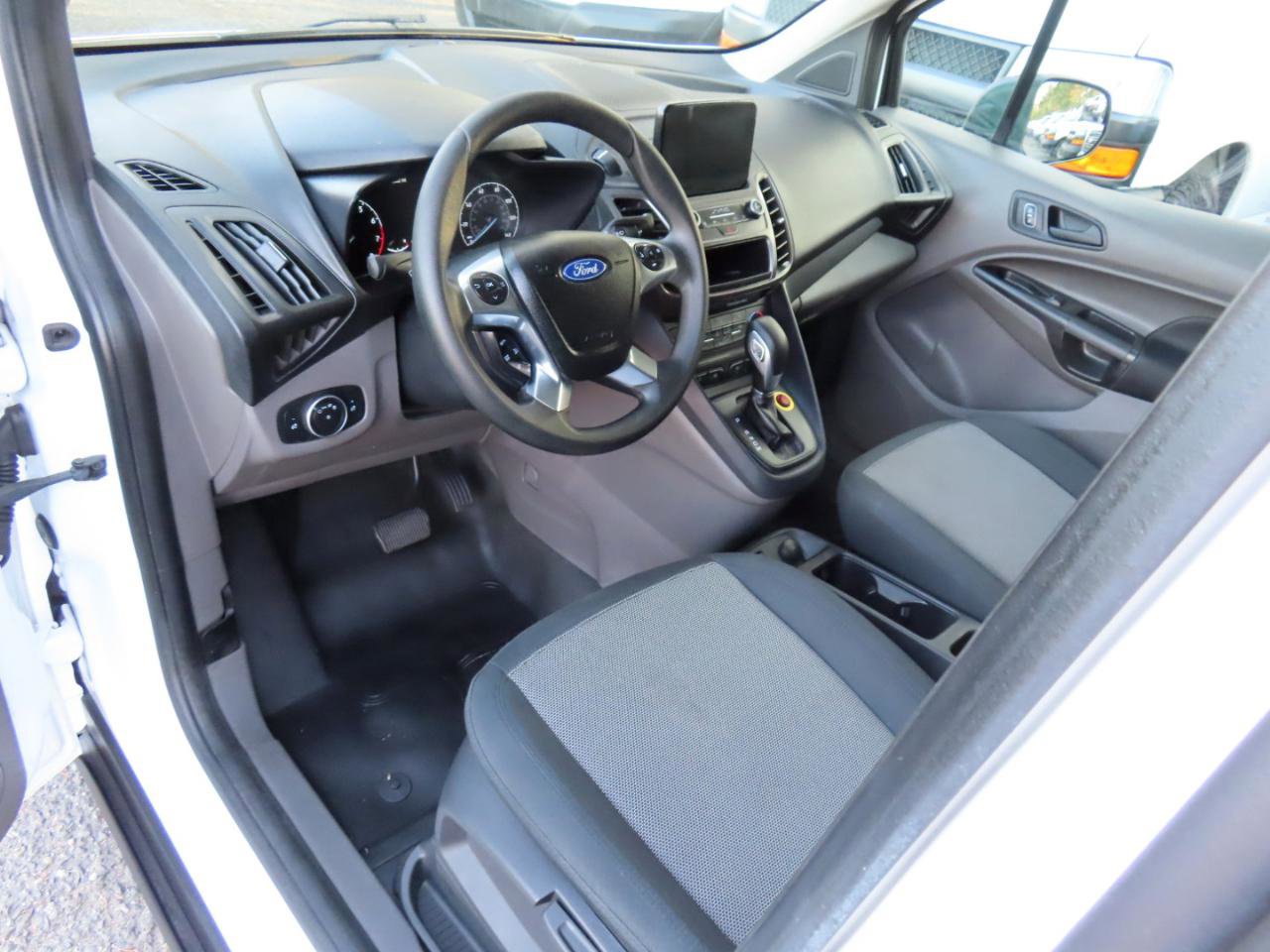 Used 2020 Ford Transit Connect XL image 9