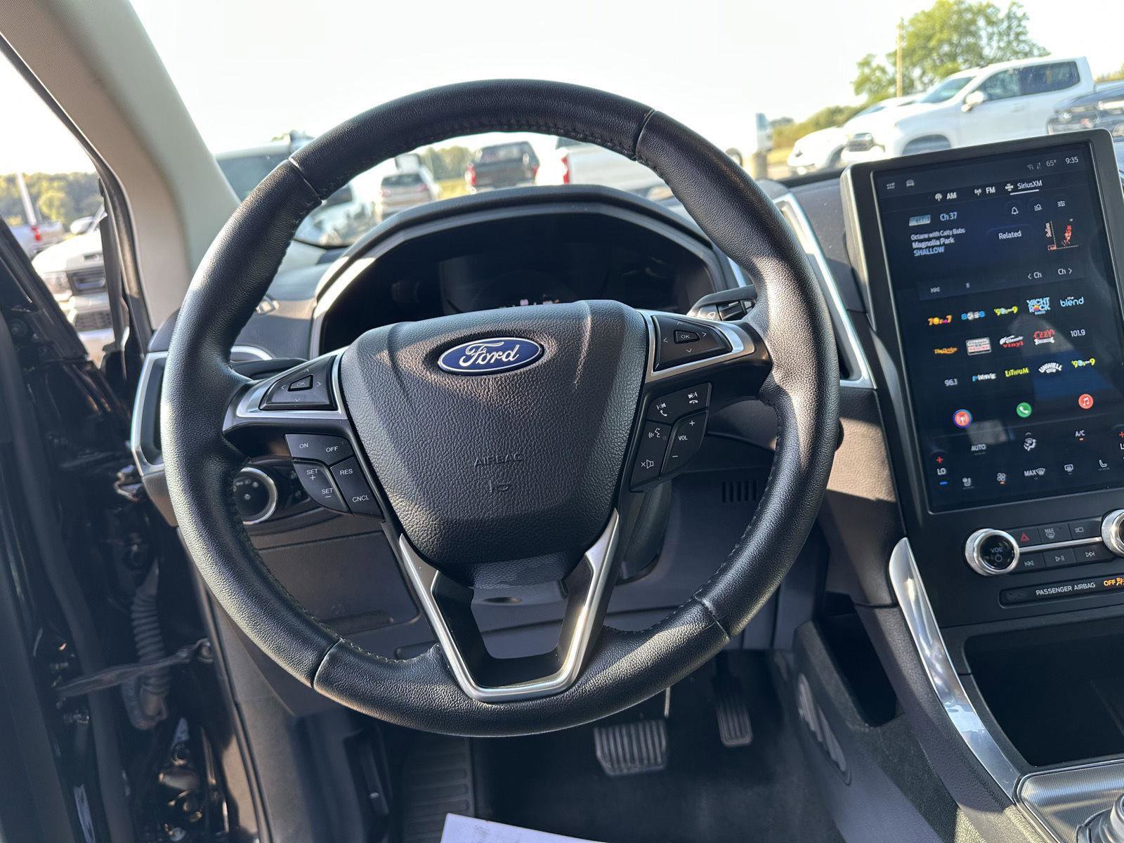 Used 2024 Ford Edge Titanium image 22