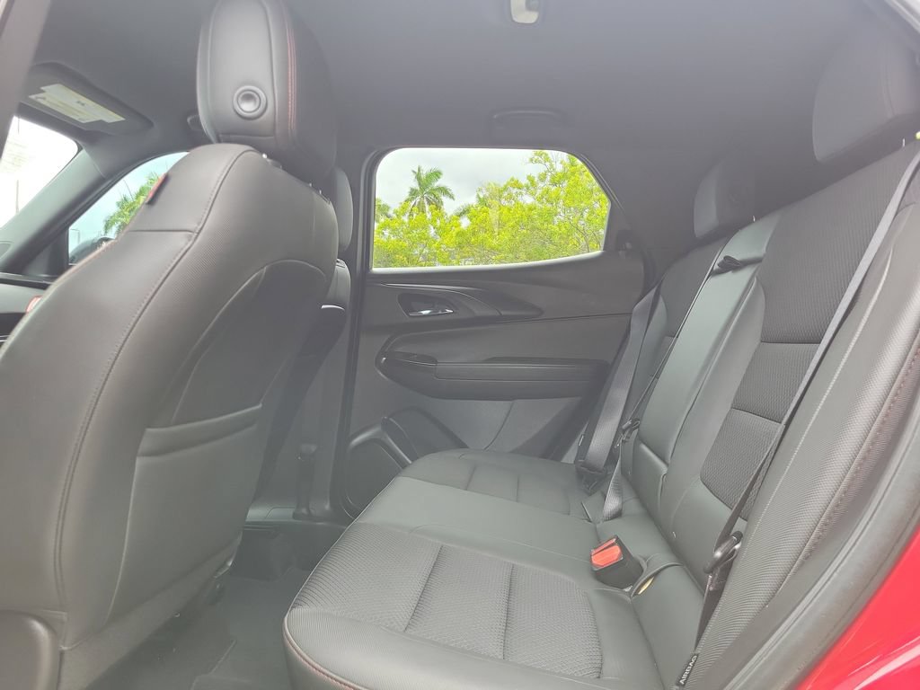 Used 2021 Chevrolet TrailBlazer RS w/ Technology Package FWD image 14