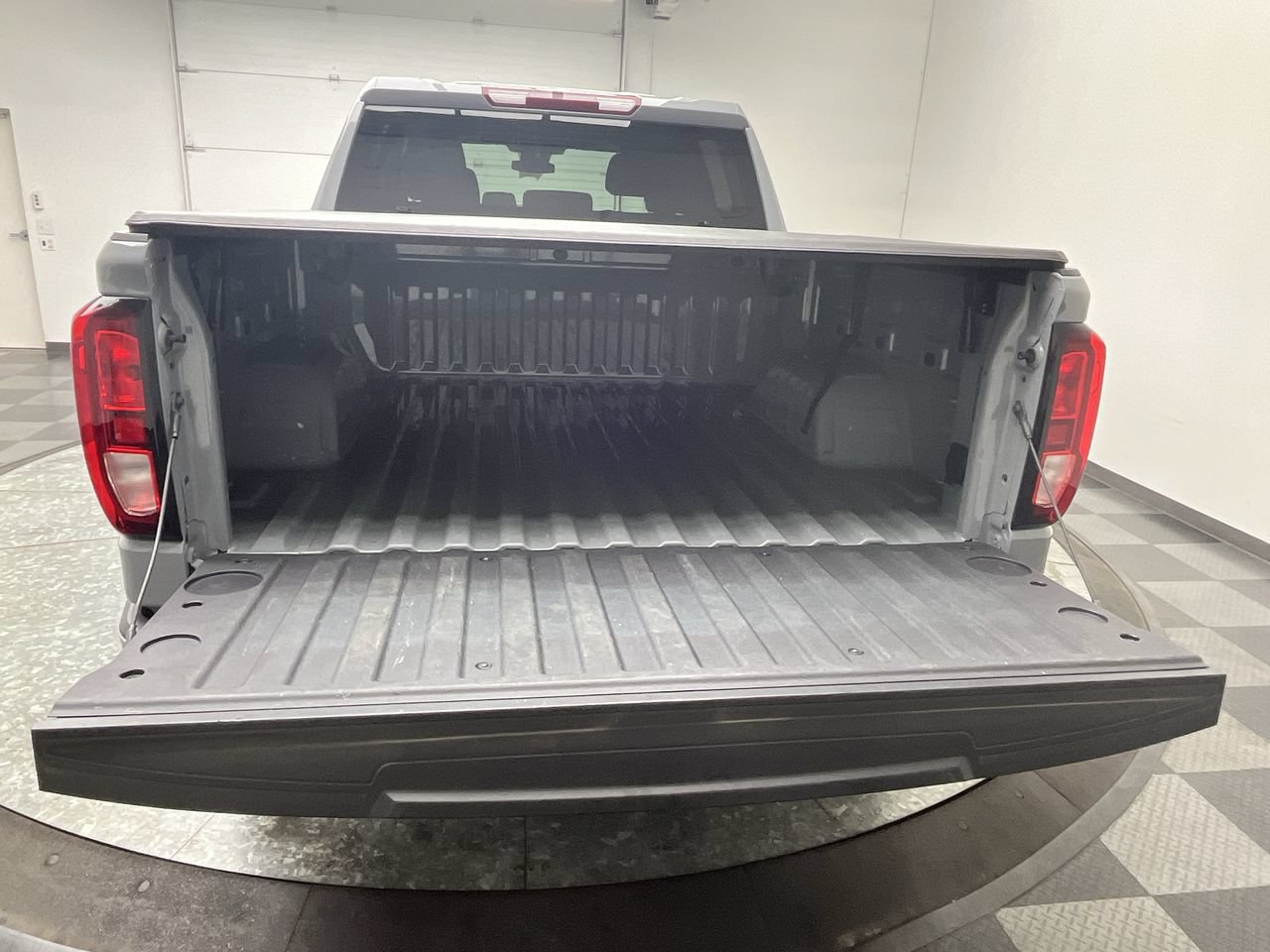 Certified 2024 GMC Sierra 1500 Pro w/ Graphite Edition AWD/4WD image 29